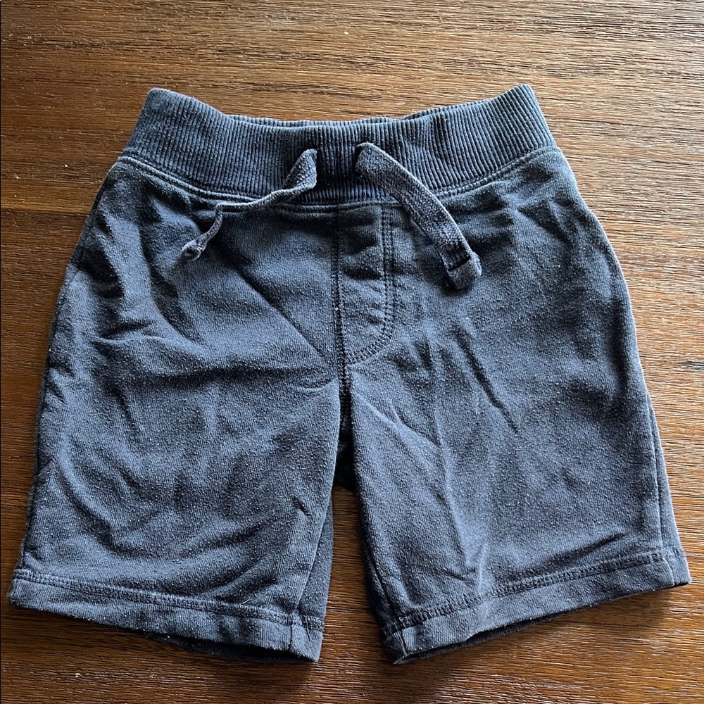 Sz 3T Kids Navy Shorts very good condition.